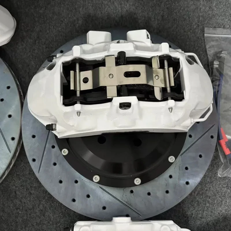 

Performance Front Racing Brake Calipers, 6-Piston Front & 4-Piston Rear for GTI GTR Series