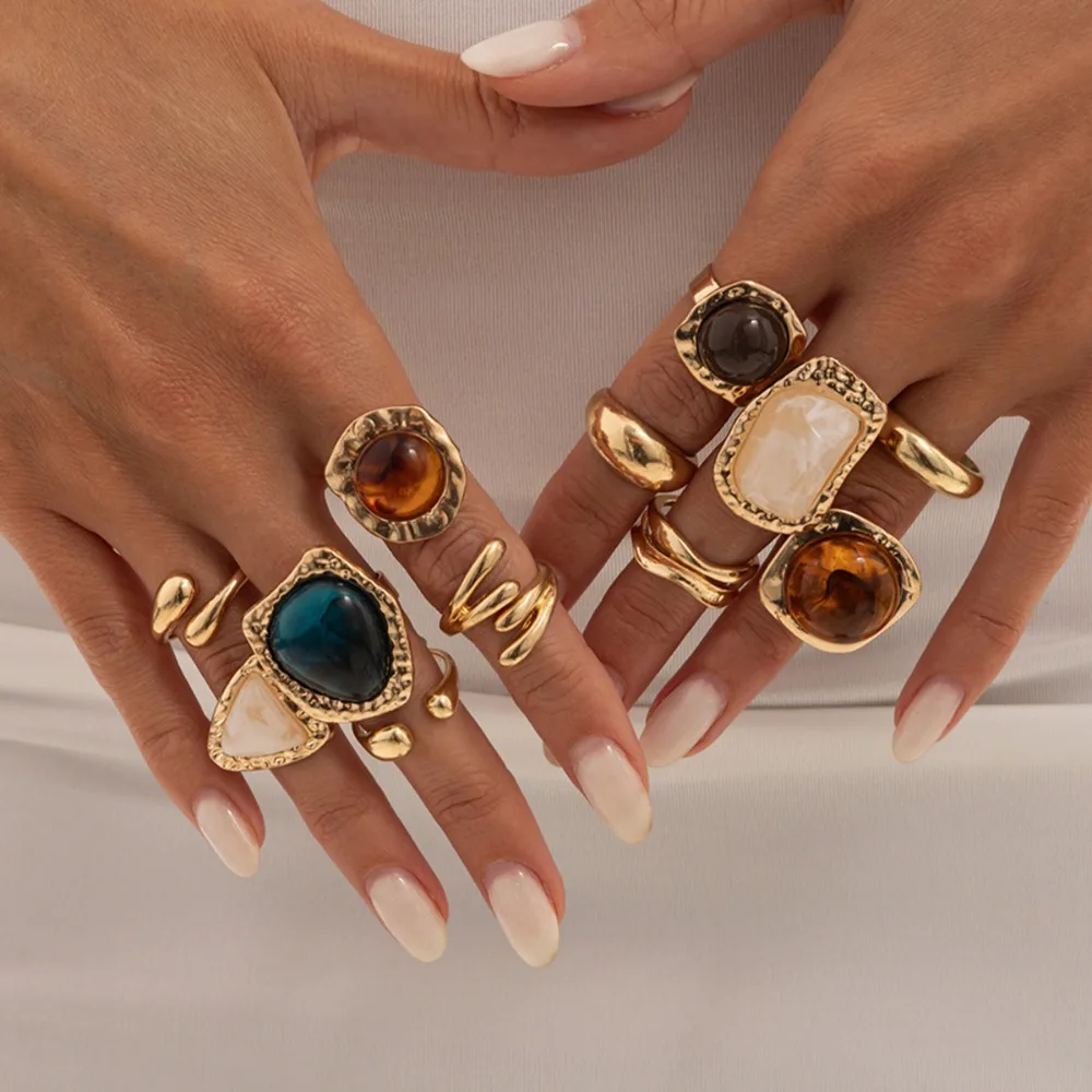 12pcs Vintage Swirl Resin Gemstone Irregular Hammered Metal Open Ring Set for Women Gold Tone Multi Pieces Stackable Jewelry Set