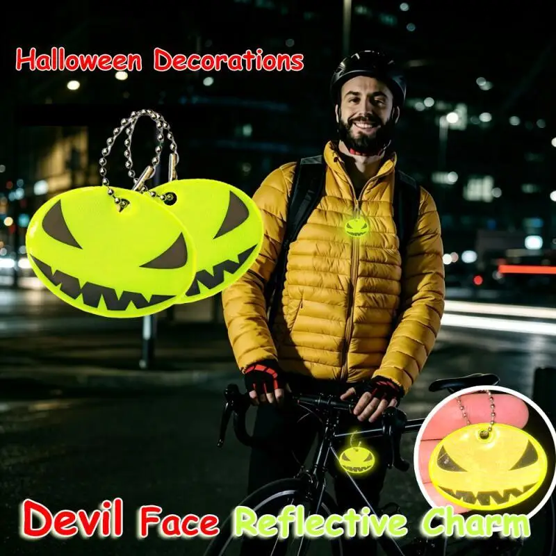 Porte-clés réfléchissant Devil Smiley, pendentif réfléchissant léger et effrayant pour sac à dos, pour les sorties nocturnes
