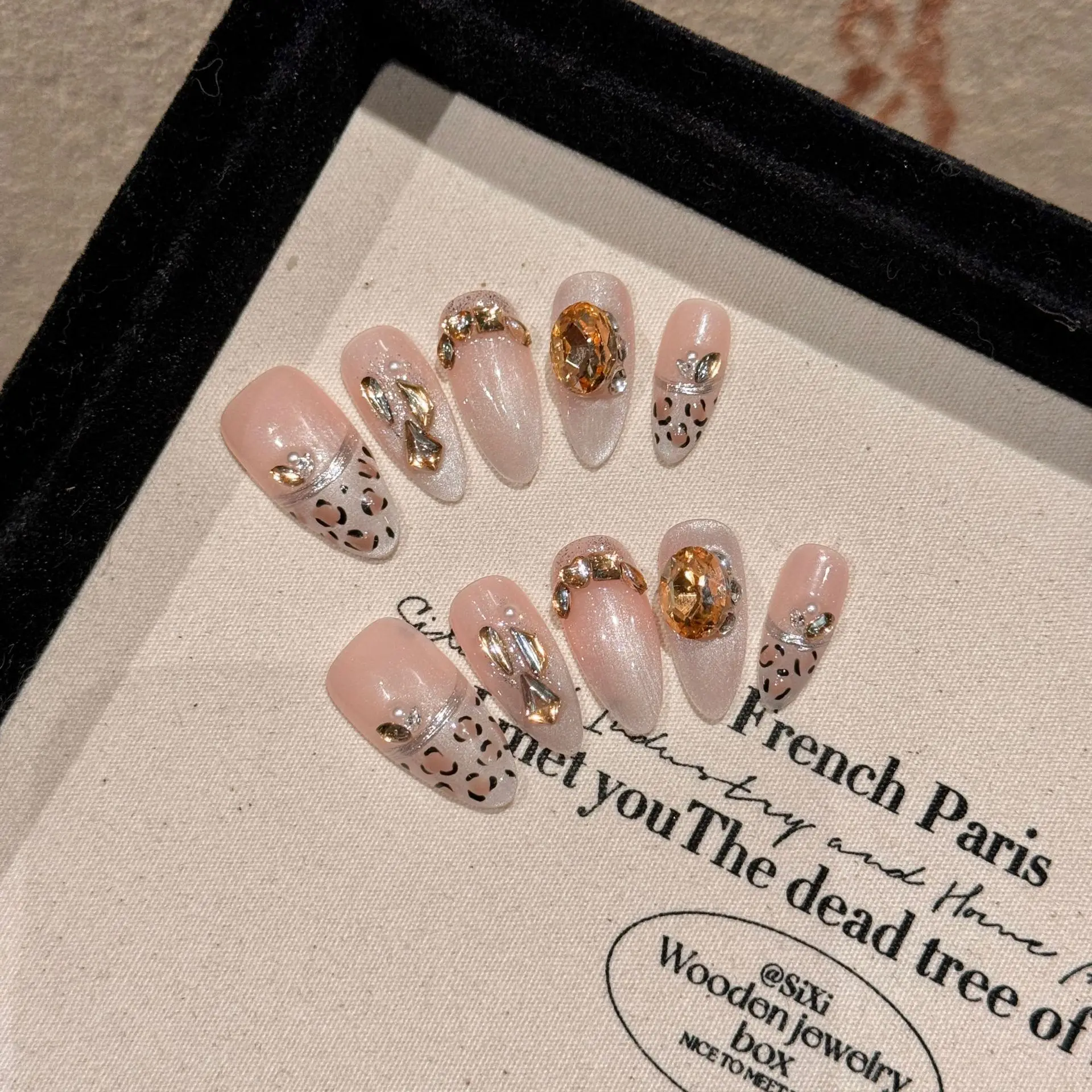 Handmade Press on Nails with 3D Brown Crystal Design Shiny Cat Eye Fake Nails Detachable French Leopard print Almond False Nails