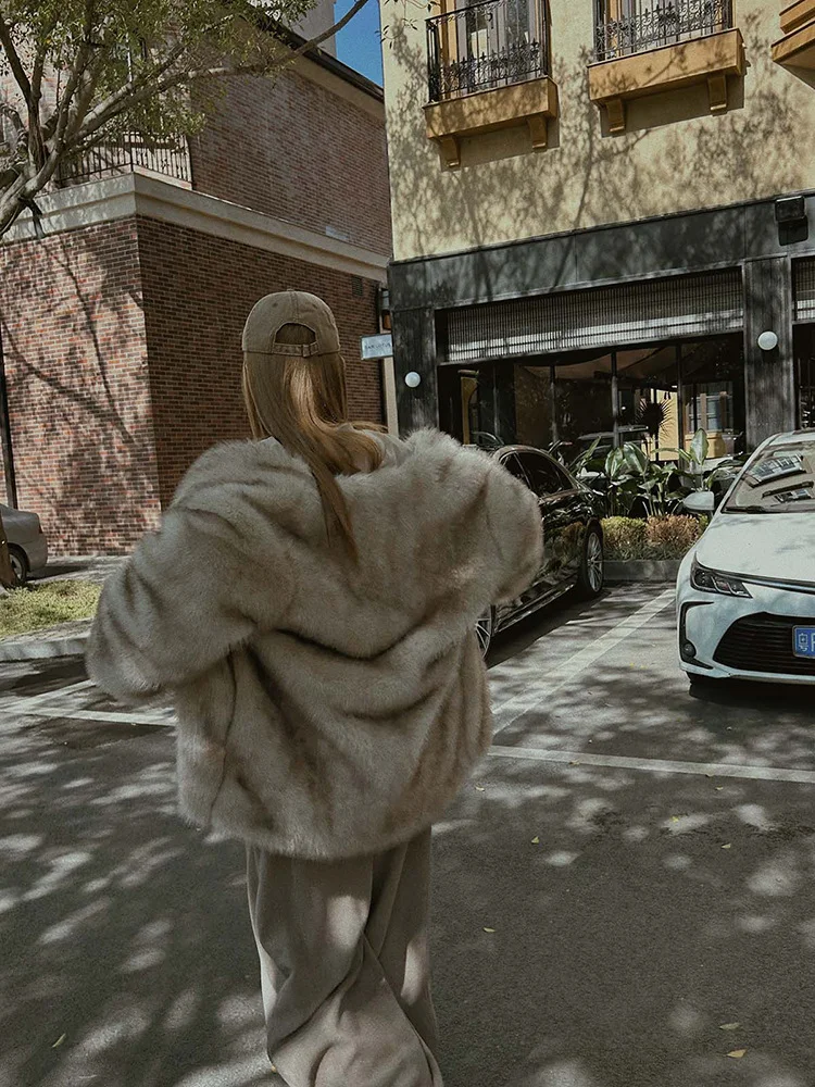 Luxury Faux Fur Jacket Women Fluffy Lapel Collar Oversized Coat Full Length Sleeves Winter Jacket 2025 Streetwear Fall Outerwear