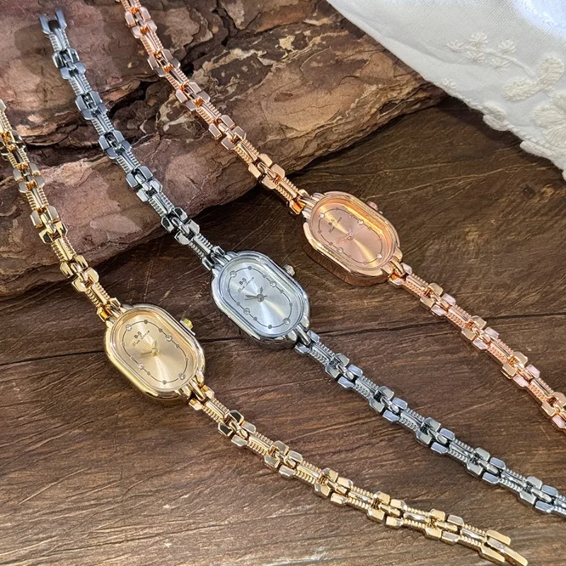 

Новые женские часы с золотым маленьким циферблатом во французском стиле ретро, элегантный браслет, кварцевые часы, подходящие для повседневного ношения, ужина и женских пригородных поездок