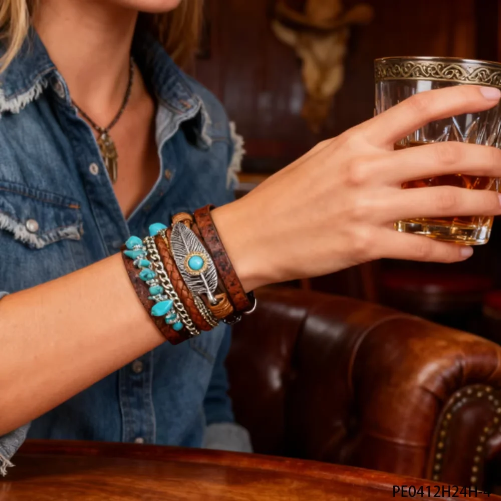 سوار جلد بني متعدد الطبقات من PESENAR، طراز الدنيم القديم، يضيف إكسسوارًا فريدًا على الطراز الغربي