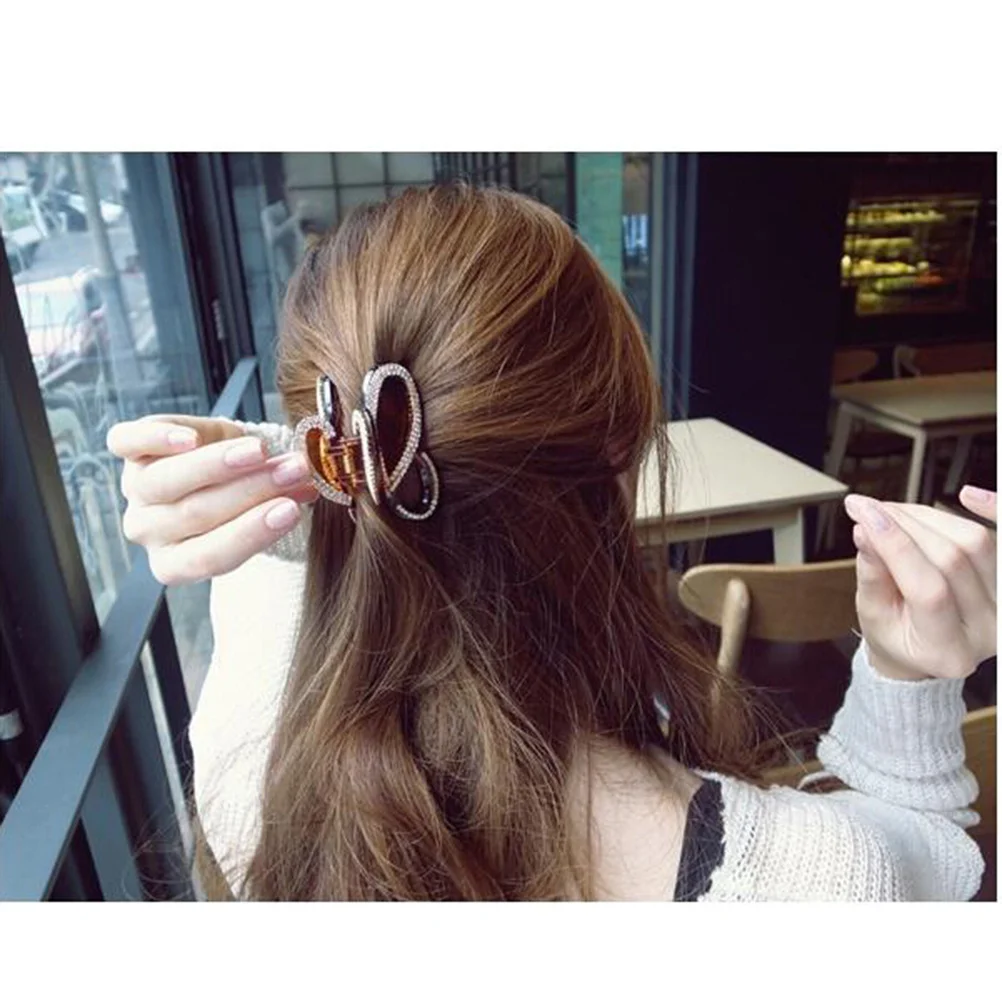 

2Pcs Butterfly Hair Claw Large Claw Clamp Durable Non-Slip Hair Clips for Women Simple Stylish Shower Protection