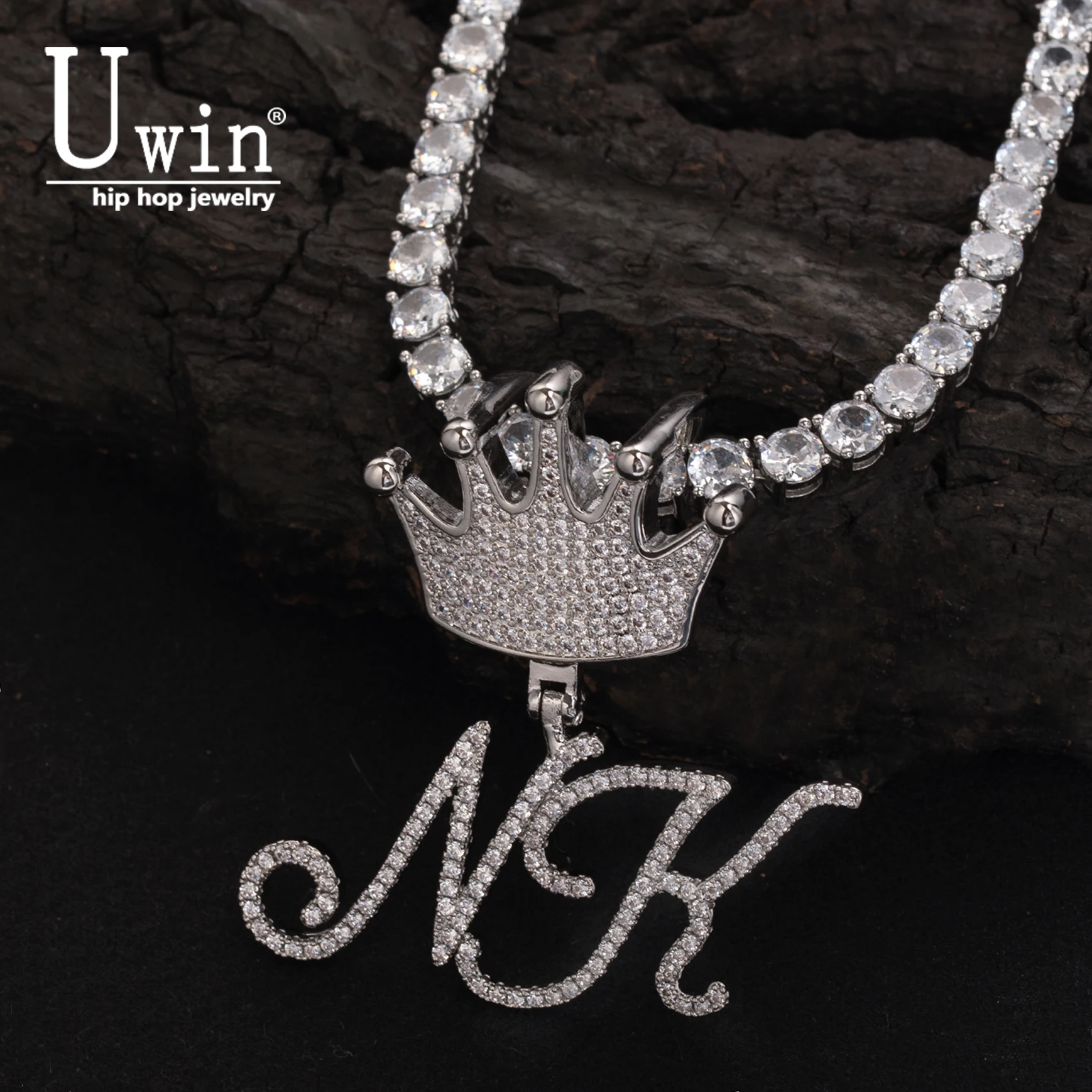 

Uwin Custom Slim Signature Font Letters Numbers Pendant Big Crown Bail Necklace Iced Out Cubic Zircon Nameplate HipHop Jewelry