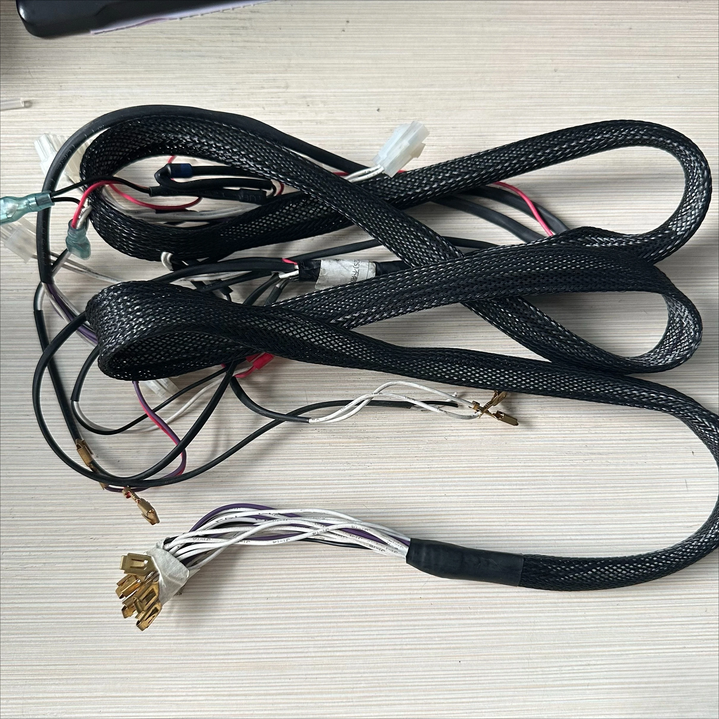 رافعة شوكية كهربائية شاحن بطارية اتصال المكونات RHR Heli JAC Longgong تايوان Lifu موصل بطارية الليثيوم