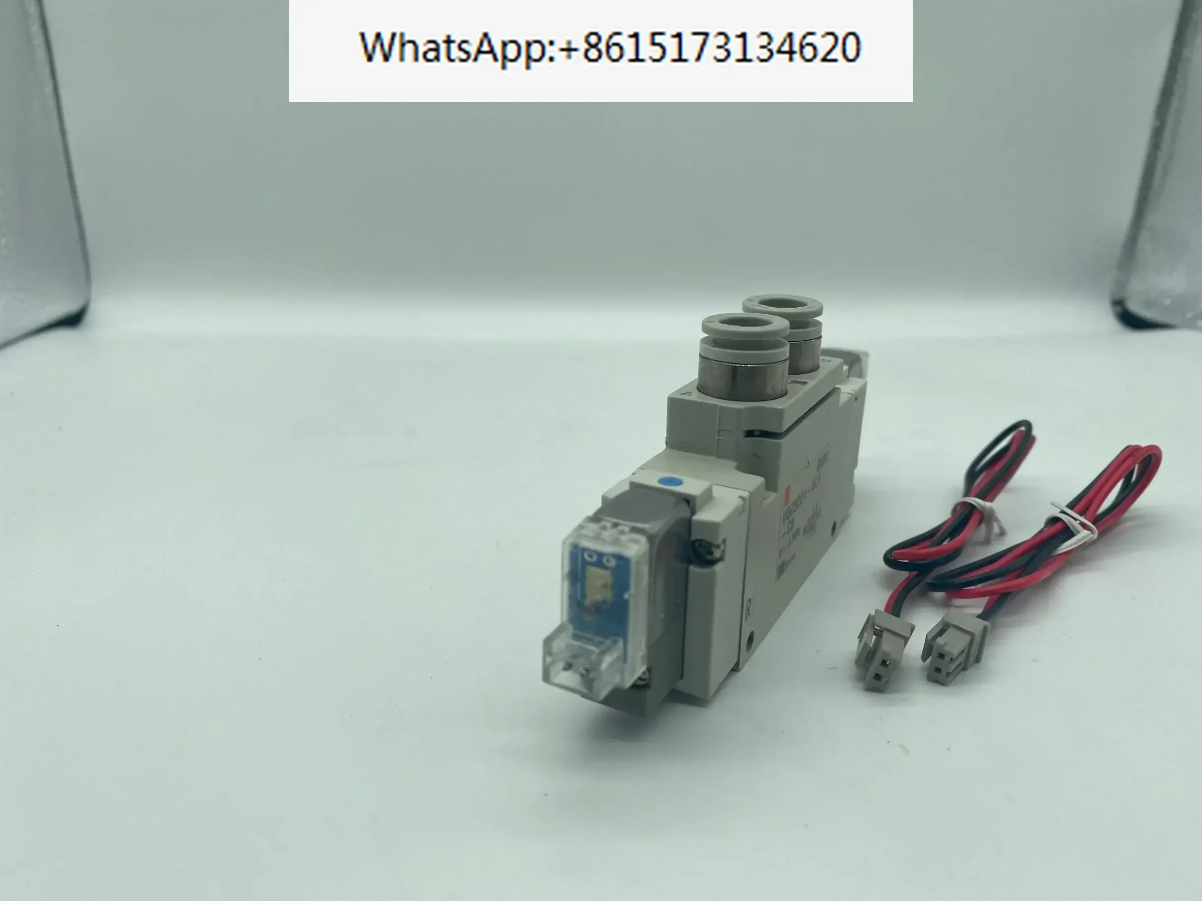 

solenoid valve VQZ3221-5L1-C8/5L1-C6/5M1-C6 three-way voltage 24V