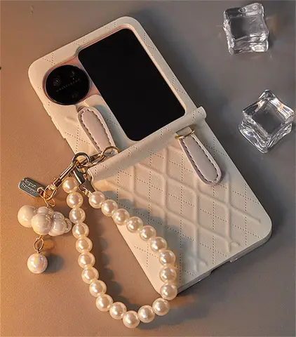 Korean Cute White Case with Cloud Pearl Bracelet Chian for OPPO Find N2 Flip Find N3 Flip N2 Flip N3 Flip Shockproof Back Cover