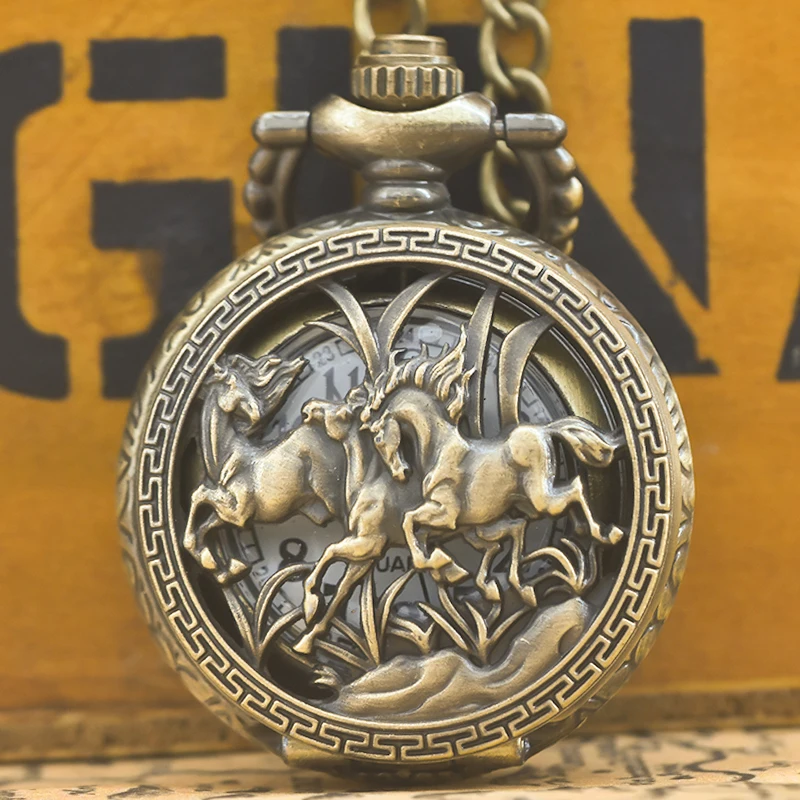 Small Vintage Bronze Steampunk Steed Carved Trumpet Quartz Pocket Watch Necklace Pendant Clock Chain Men Women Chain Gift