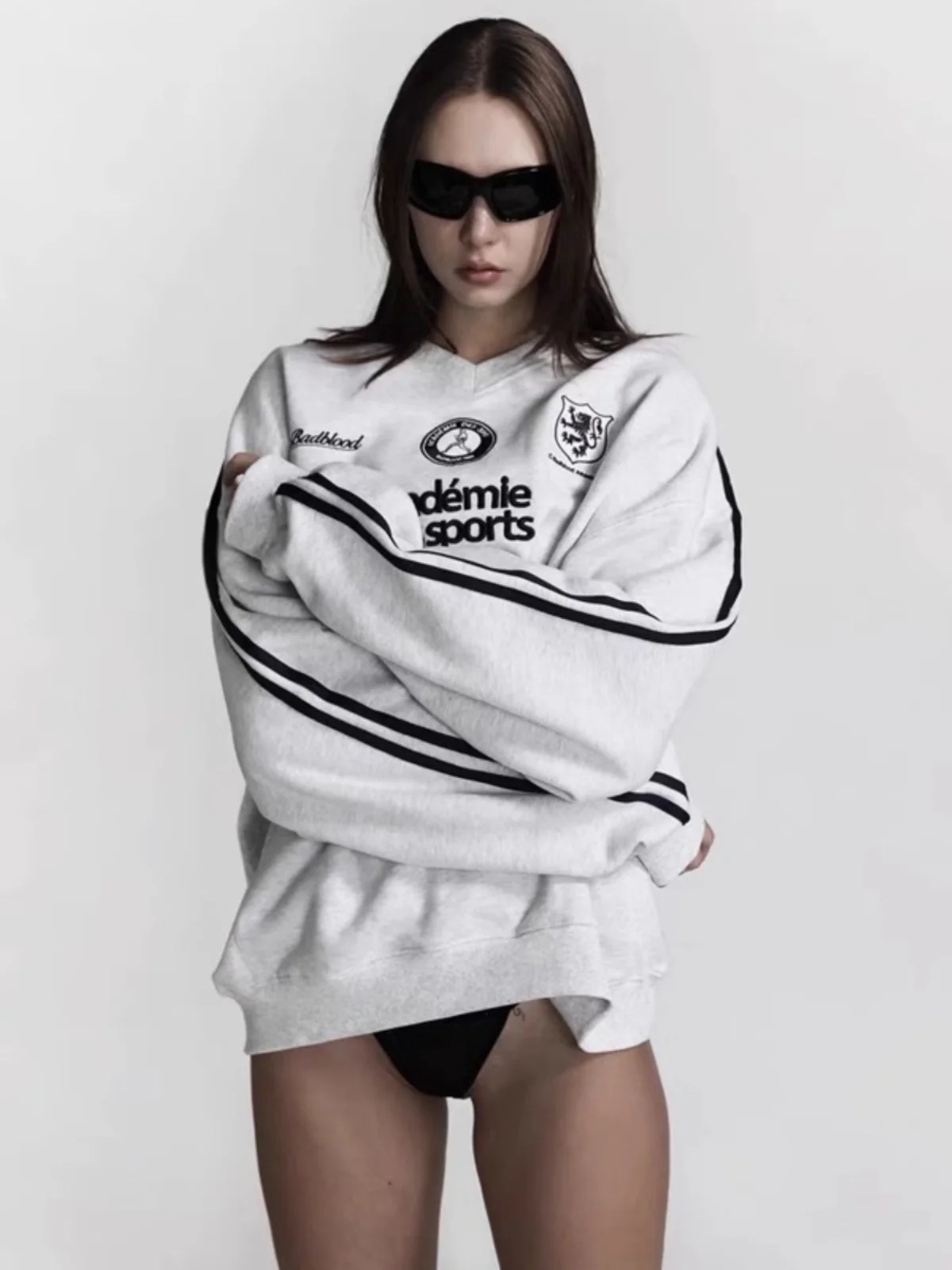 

Женская толстовка оверсайз, повседневная, свободного кроя, весенне-осенняя, модная, с капюшоном, с длинными рукавами, стандартной длины