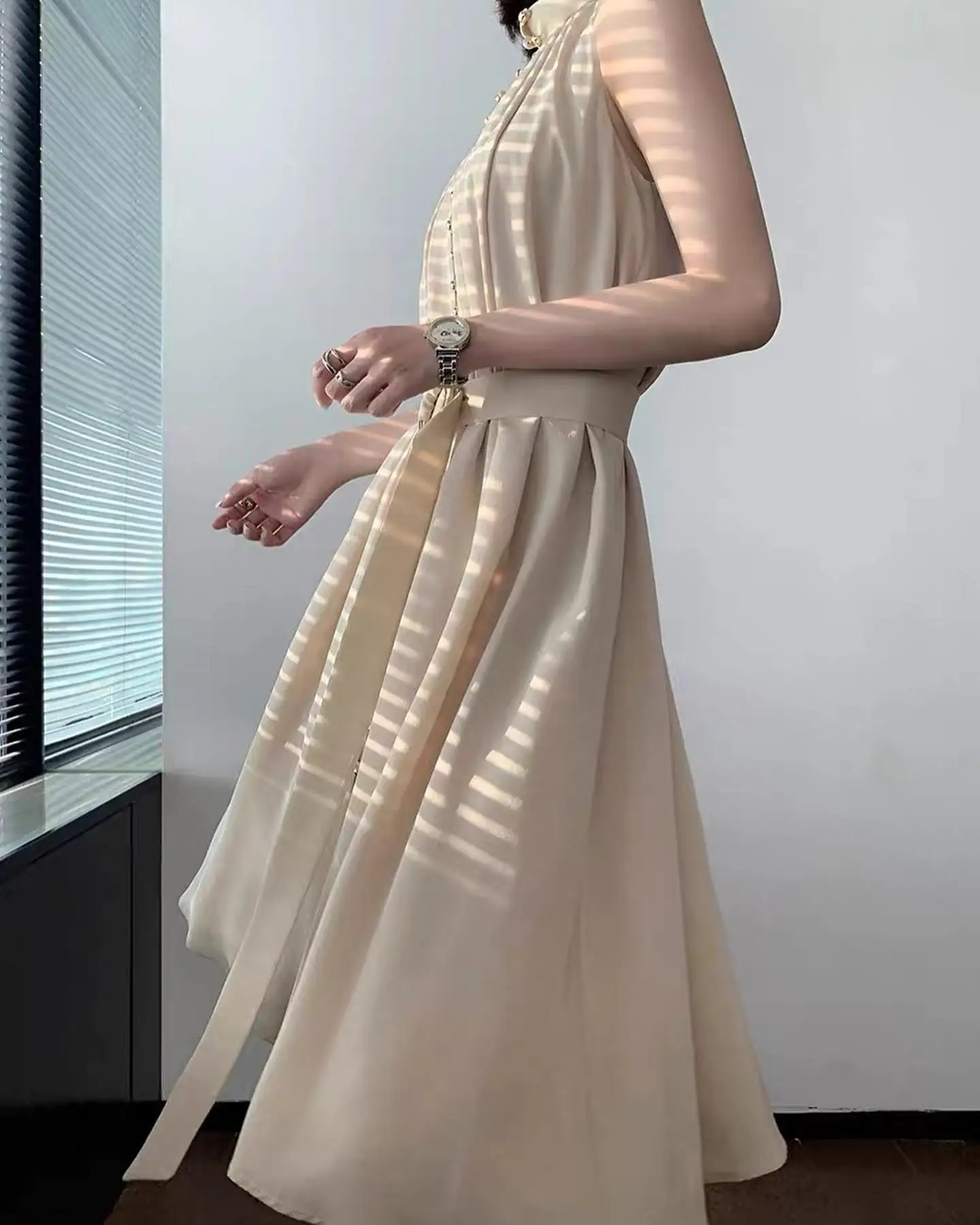 تخصيص حساسة جيرسي أزرار فساتين السهرة مزاجه أكمام عالية العنق فساتين المشاهير حجم مخصص Pr