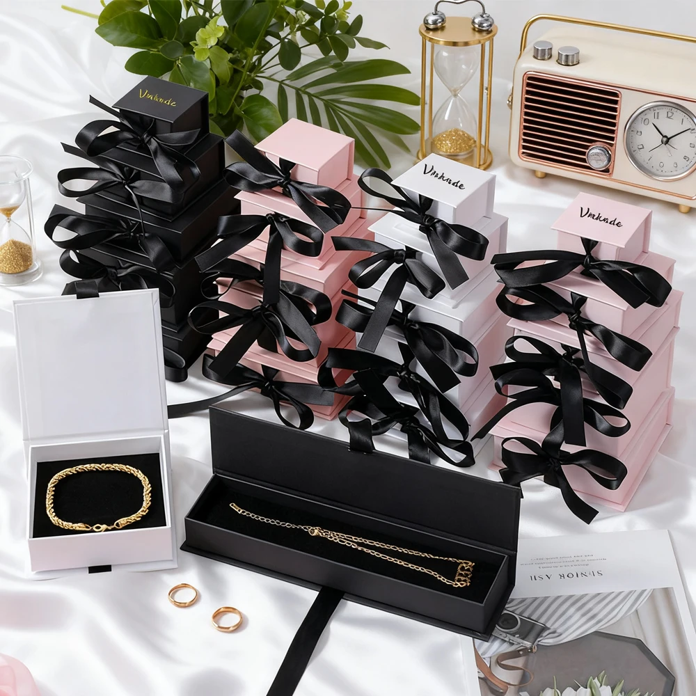 

24 упаковки, белая роскошная лента с логотипом, бант, коробка для хранения в форме книги, ожерелье, серьги, браслет, ювелирные изделия, органайзер для путешествий, чехол оптом