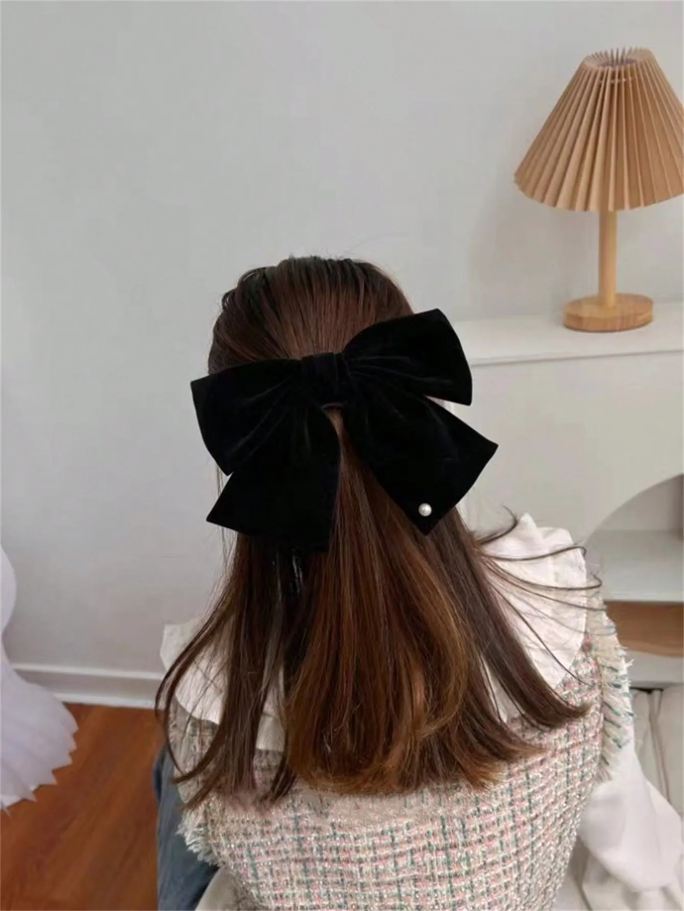 1 Ladies vintage French velvet large bow imitation pearl delicate fashion style top clip hairpin back head everything hair clip