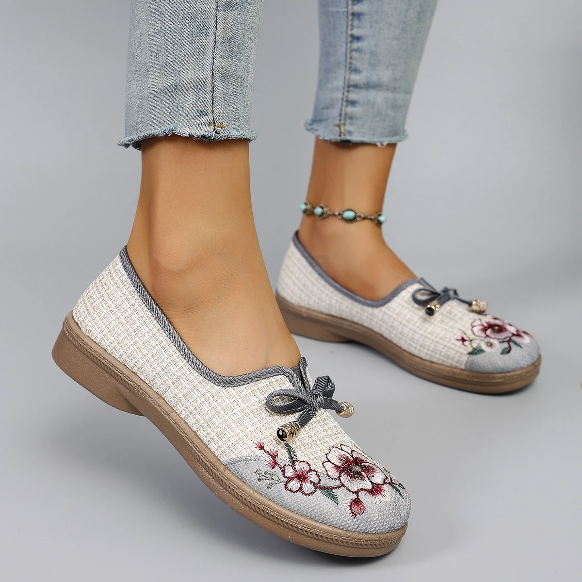 Spring and Autumn New Products, New Chinese style Women\'s Printed Breathable, Simple, Fashionable Lazy Shoes, One Step Flat Shoe