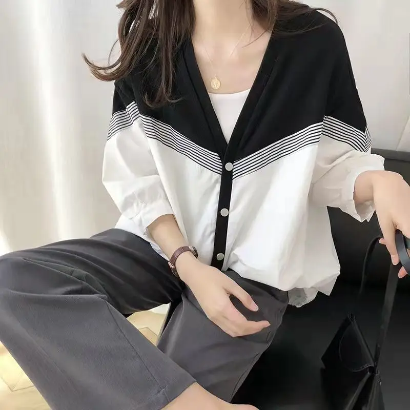 Fashion Patchwork Striped Blouse Women New Classic Contrast Color V-neck 3/4 Sleeve Korean Casual Single-breasted Lady Shirt