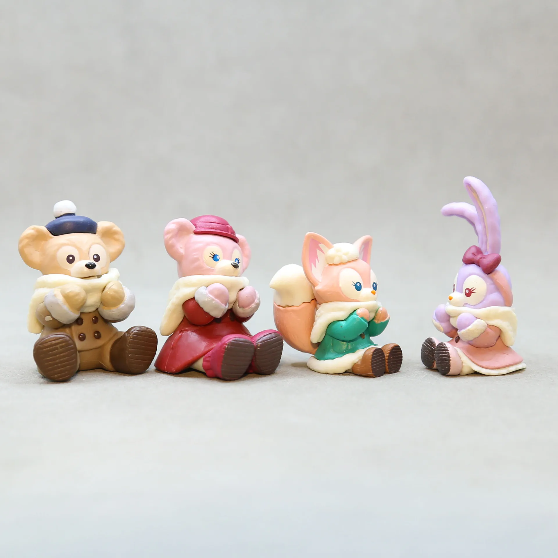 4 pezzi Disney Action Figure Cartoon Duffy Toy Simpatico modello GK da collezione Adorabile bambola Decorazione anime Regali di Natale a sorpresa