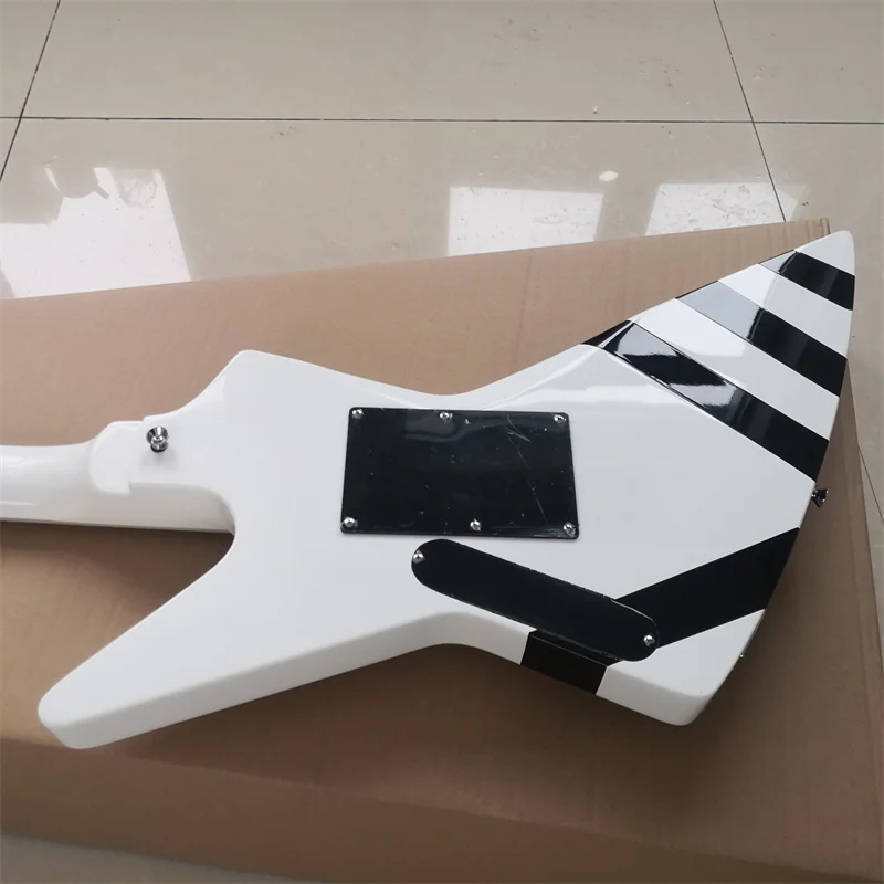 Goose Type Electric Guitar, White Paint, Black Strip Character, Can Be Customized in Any Color