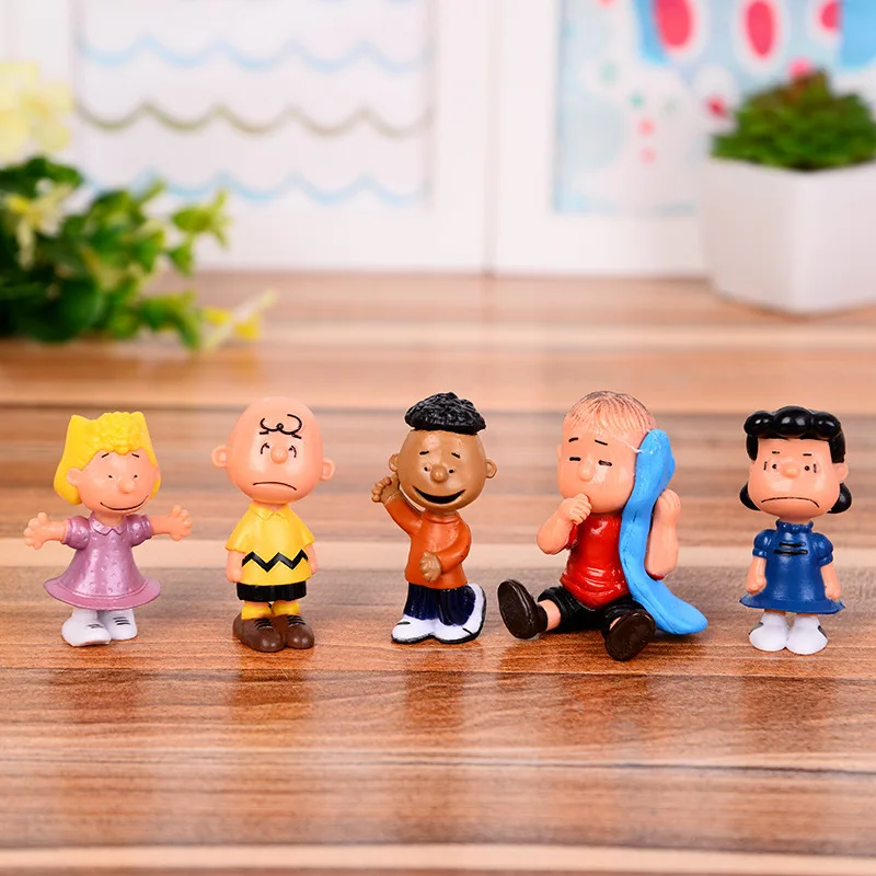 لعبة شخصيات كرتونية Snoopys ، دمية موديل PVC ، تماثيل ساخنة ، زخرفة سطح المكتب ، تزيين الكيك ، هدايا أعياد الميلاد وعيد الميلاد ، 12 روض