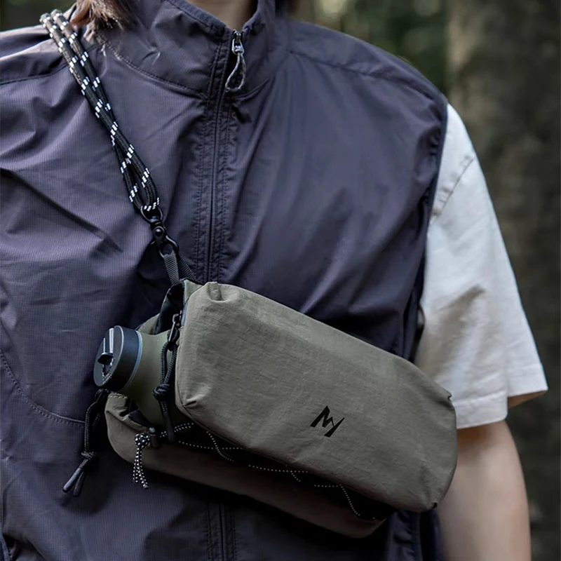 

Men' Messenger Bag Simple Fashion Lightweight Waterproof Leisure Mobile Phone Bag Outdoor Mountaineering Zipper Water Bottle Bag