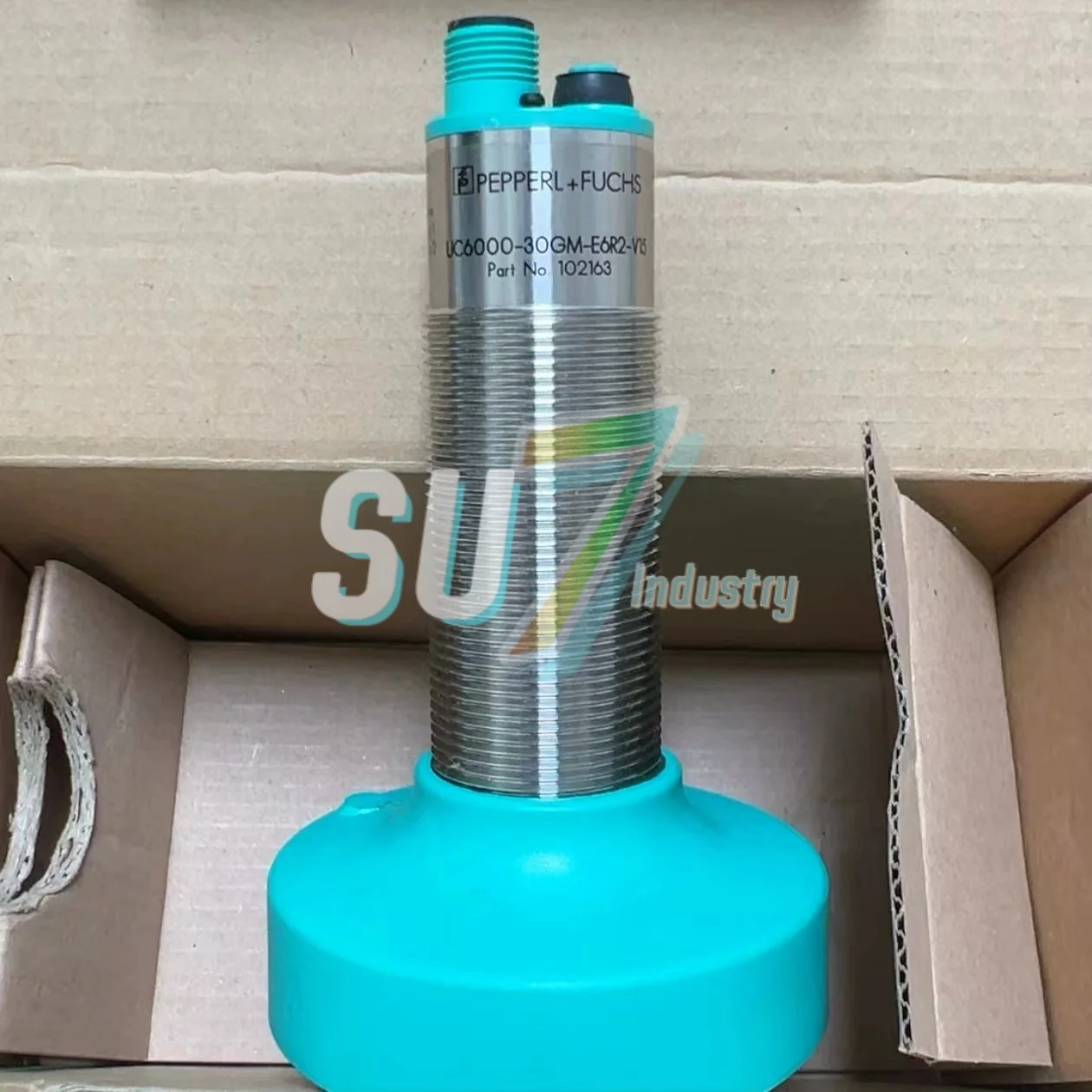 UC6000-30GM-E6R2-V15 UC6000-30GM-IUR2-V15 초음파 센서 창고에 새 제품