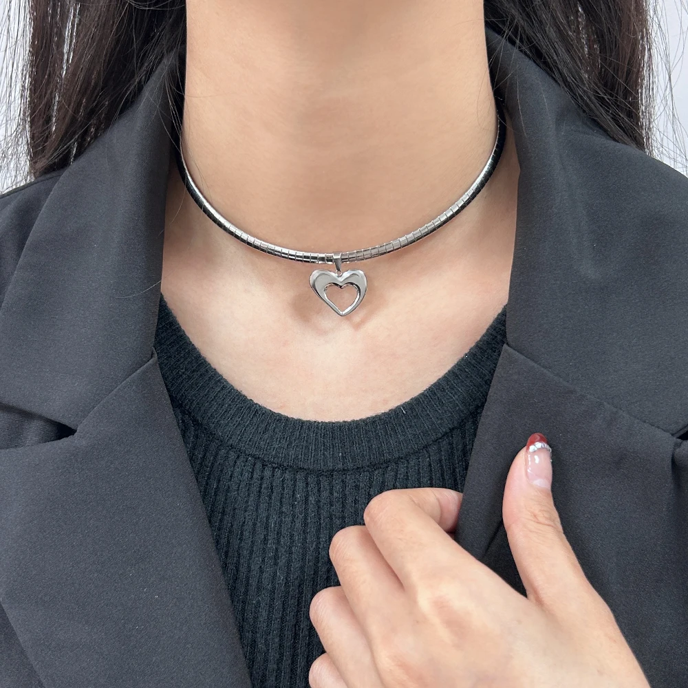 2024 New Women's Stainless Steel Bamboo Joint Textured Choker Premium Silver Color Heart Pendant Neck Jewelry