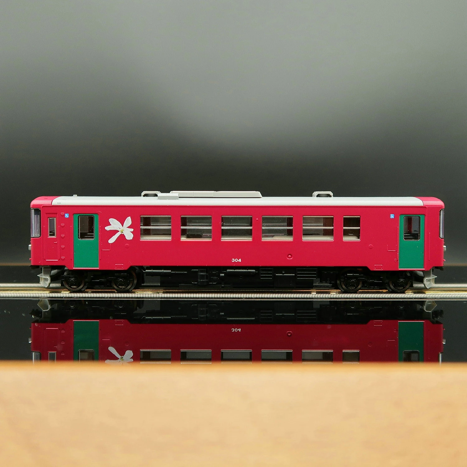 รถไฟ TOMIX รุ่น N Type 8614 รถไฟหมายเลข 300 (หมายเลข. 304) ของเล่นโมเดลรถราง