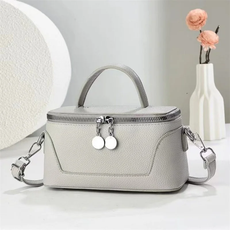 Famous Designer Leather Women's Shoulder Bag Luxury Brand Trendy Classic Elegant Commuter Vintage Bag