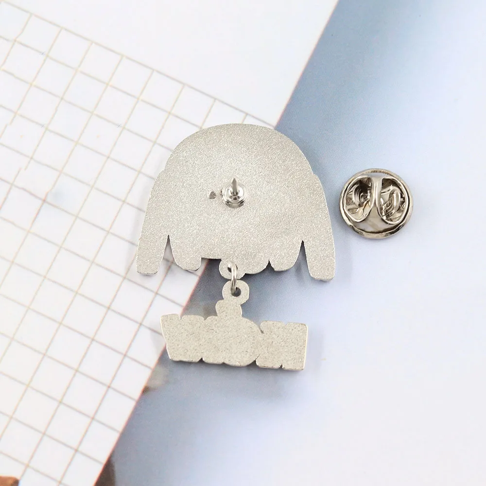 Anime K-ON Nakano Azusa Charakter Emaille-Pin Niedliche Cartoon-Brosche mit zwei Schwänzen Modisches Accessoire Fan-Merchandise Sammlerstück – Detail 8