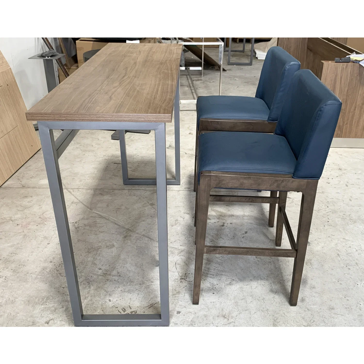 Sitz aus massivem Holz mit Rückenlehne, Barhocker, hoher Hocker, Inselhocker