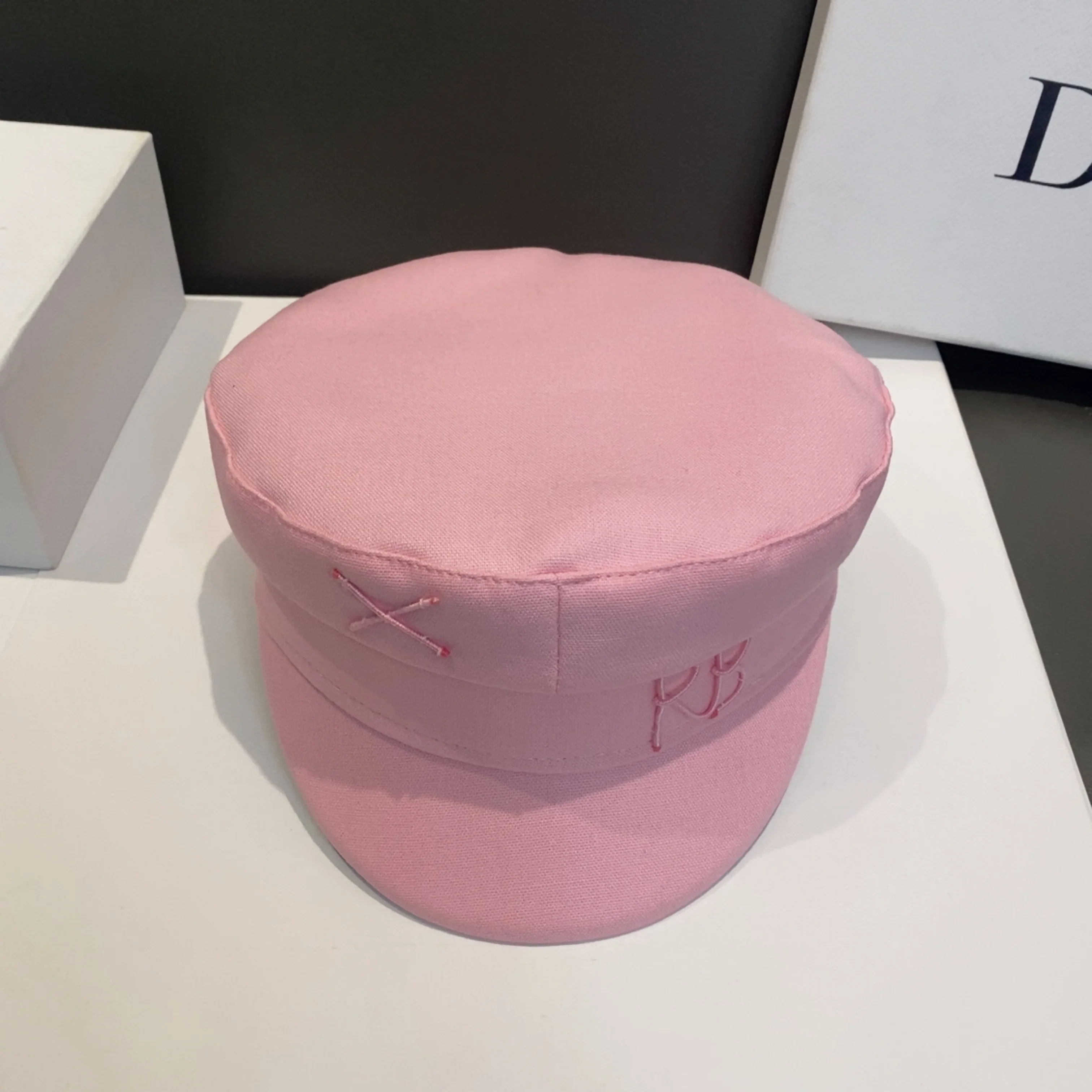 Kadınlar için marka sekizgen şapkalar bayanlar mektuplar askeri kap fransız lüks pembe Newsboy şapka monogram-süslenmiş Baker Boy Gorras