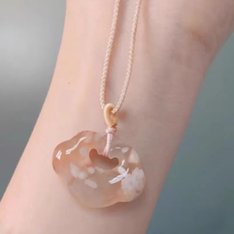 

Cute Hollow Auspicious Cloud Ruyi Lock Cherry Blossom Agate Cloud Pendant