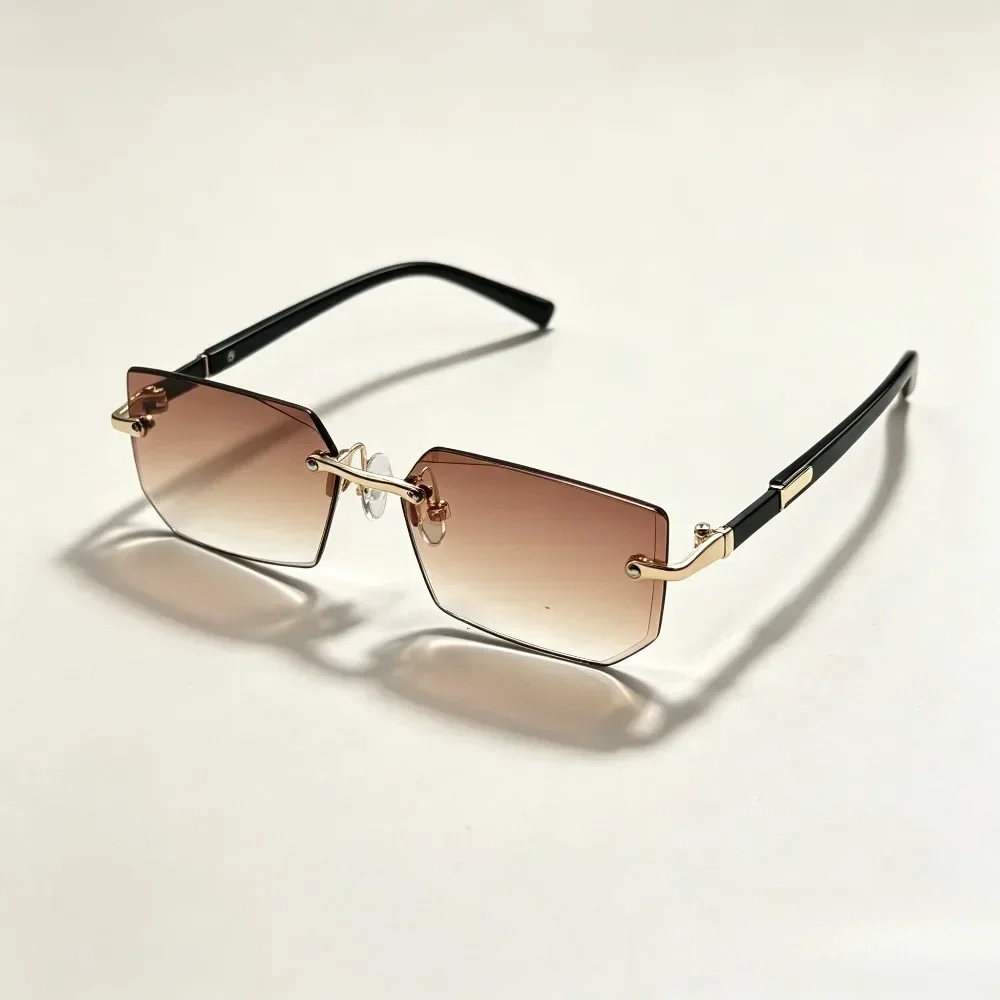 10PCS High-end Borderless Sunglasses Are The Same for Men and Women, Fine Metal Gold Jewelry Legs Are Gradually Changed Through Sunglasses, Multi-color Plain and Versatile Glasses, Commuting and Vacation Photo Atmosphere Sunglasses, Random Colors