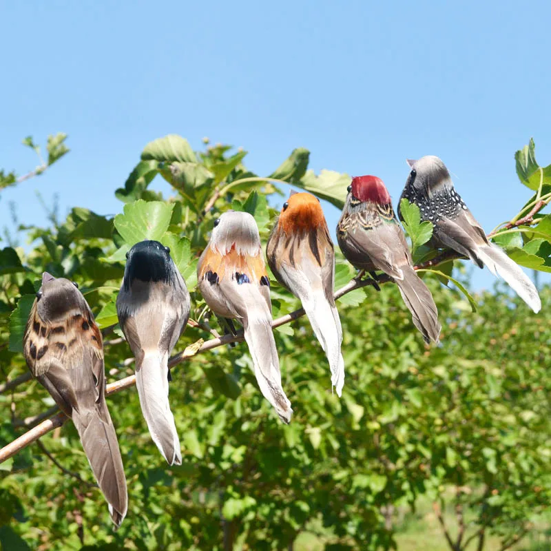 4Pcs Mini Vividly Sparrow Feather Artificial Birds with Clip Garden Decoration Tree Outdoor Yard Ornaments Random Color