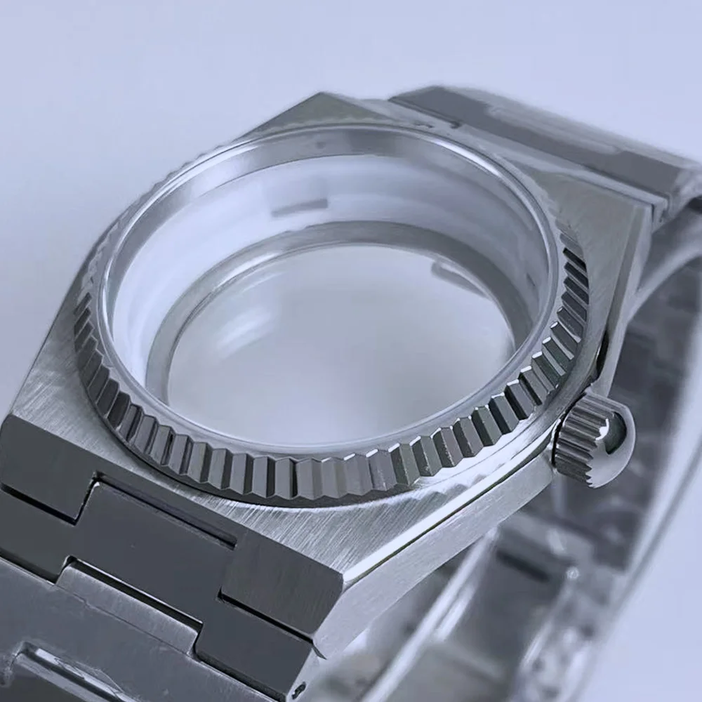 The NH35 case modification version of the Super Player series men's watch has a size of 40 millimeters. It is applicable to NH36