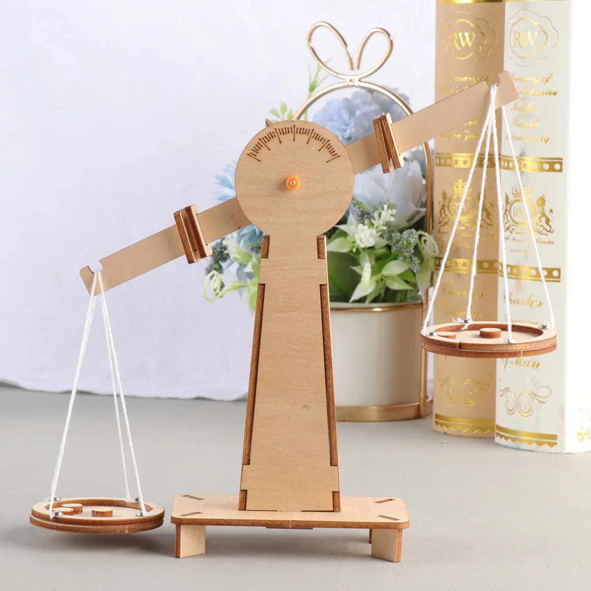 

1Pcs Balance Scale Wooden Educational DIY Measuring Leverage Weighing Learning Parent-Child Interactive Gift for Kids Children