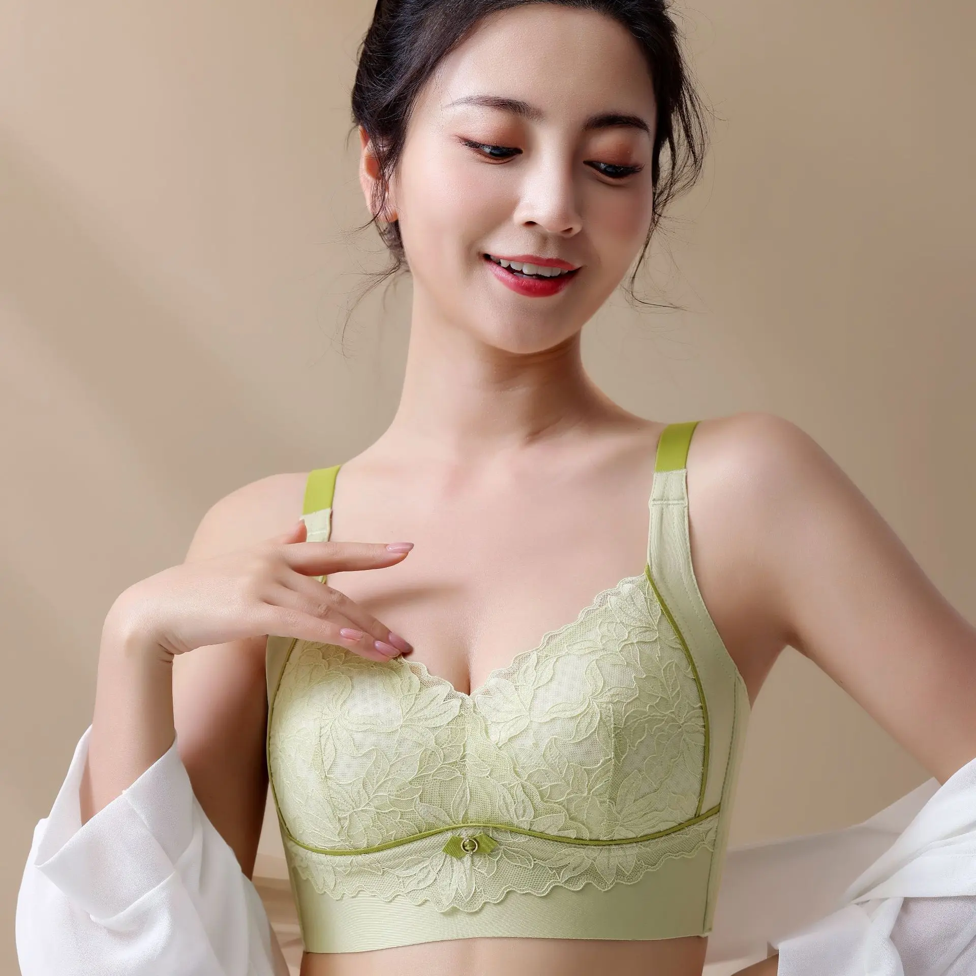High Quality plus Size Bra Full Cup Sexy Lace Lingerie Women's Wireless Adjustable Bra Push up Bra CD Cup sexy bra