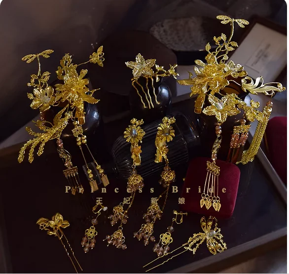 Longfeng Gua bridal headdress with high sense of gold heavy industry flower hairpin Chinese classical Xiuhe styling atmospheric