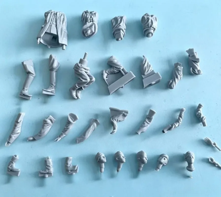 1/35 Scale Casting Resin Figure Assembled Model Kit History Military Miniature Tank Crew 4 Unassembled and Unpainted