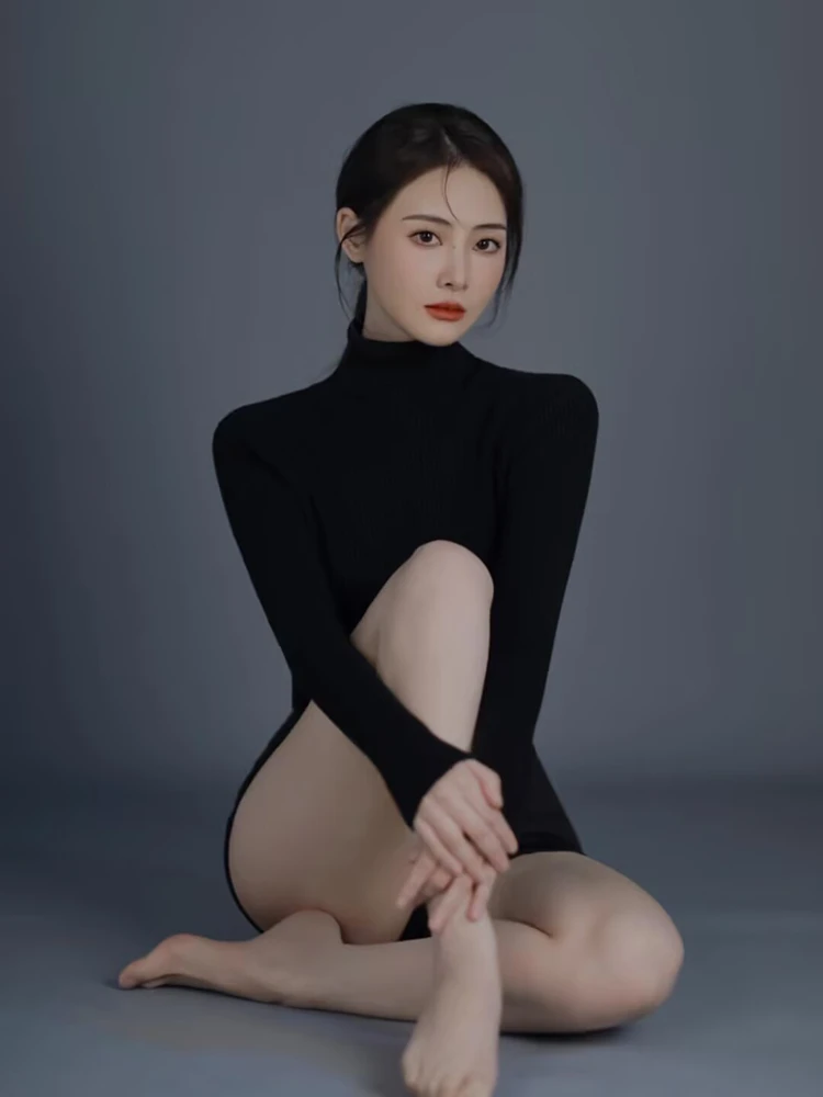 Black Knitwear Simple Korean Style Portrait Photography Studio Autumn Winter New Arrival Artistic Clothing for Ladies
