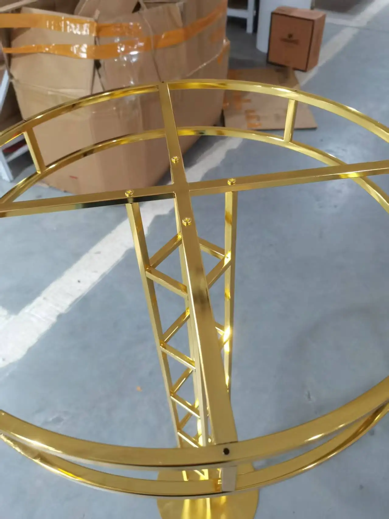 6 Stück Großhandel Hochzeitsbühnen-Blumenständer aus galvanisiertem Gold, 100 cm, Hochzeitsdekorationen, dekorative Ornamente, Wegführung. – Detail 9