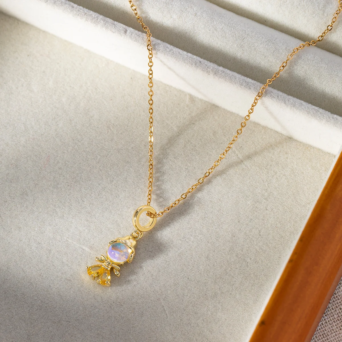 Sweet and cute zirconia girls little princess pendant necklace, hundred copper models romantic girls birthday gift jewelry.