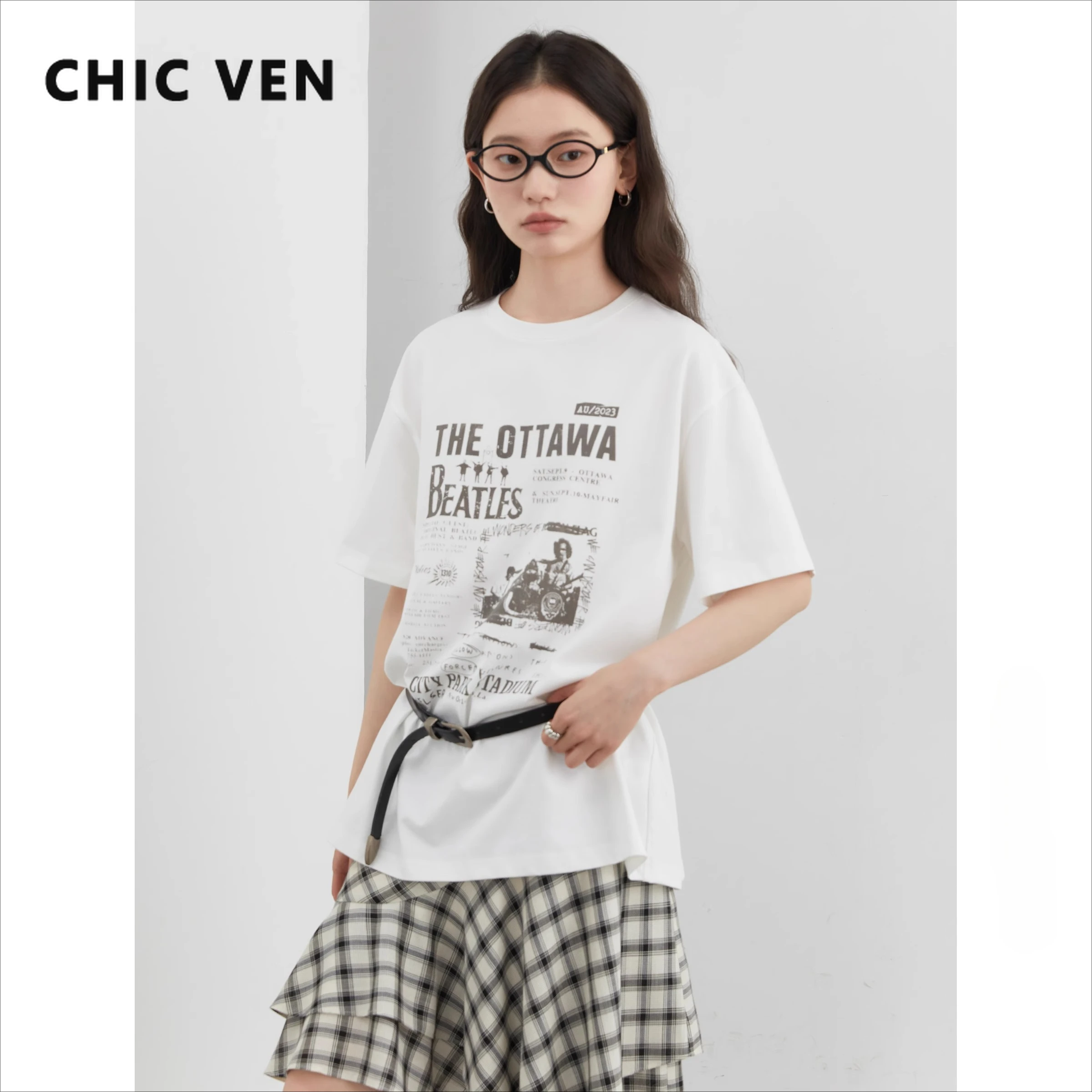 

Женские футболки CHIC VEN, свободные повседневные футболки с буквенным принтом и круглым вырезом, с короткими рукавами, женский топ большого размера, пуловер, летняя одежда 2025 г.