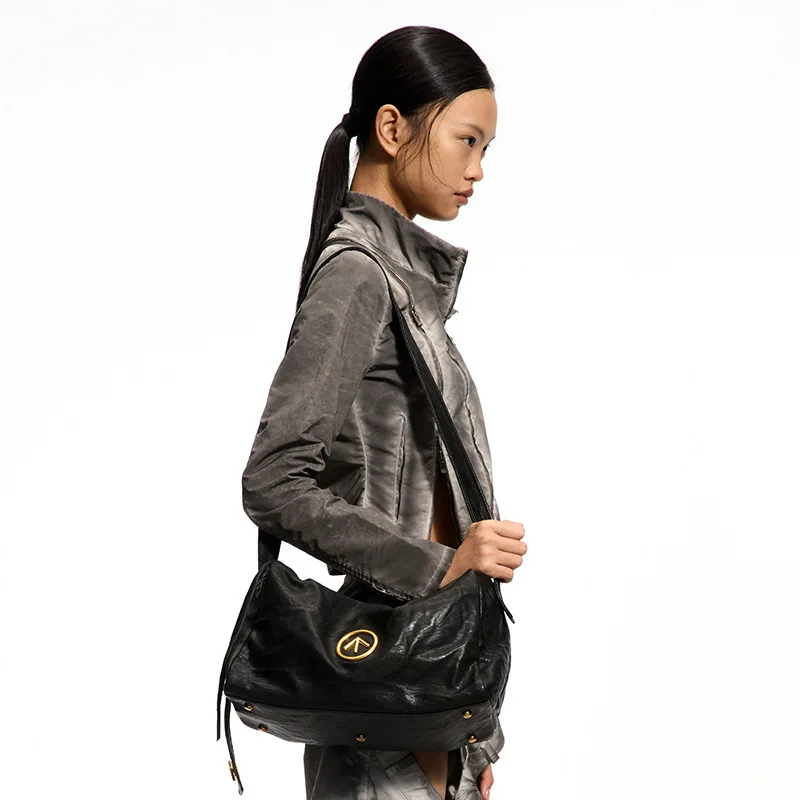 

Grotto 2026 New handbag Gender-Neutral Black Stone Large Capacity Shoulder Crossbody Soft Bag Light Luxury Commuter