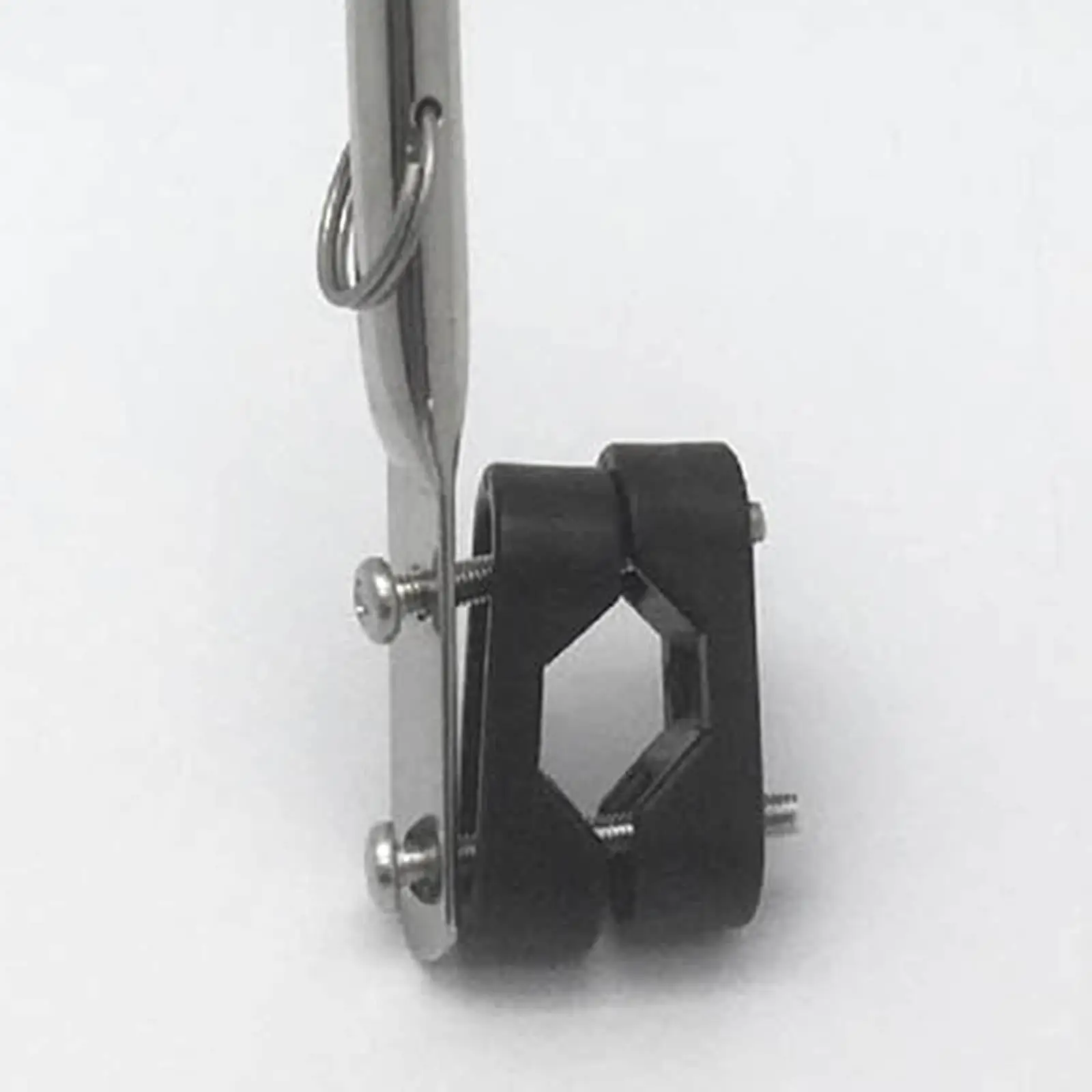 

Marine Flag Pole, Flag Holder 304 Stainless Long Service Time for Boat Yacht Marine Fits 7/8" to 1-1/4"