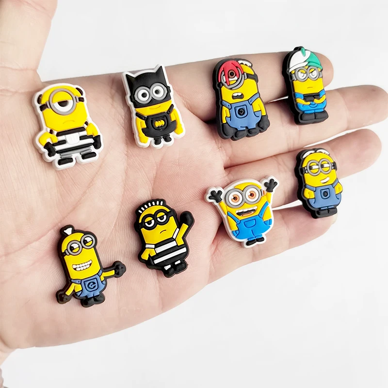 Despicable Me Miniso 12 unids/set de dijes para zapatos de dibujos animados, accesorios de PVC, decoración de zapatos DIY para zuecos, sandalia, hebilla de jardín, regalos para niños