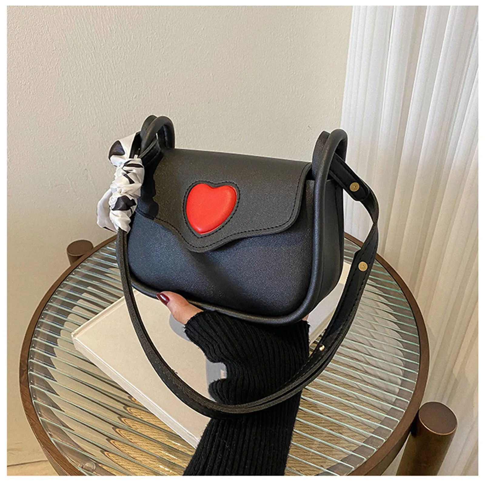 Cute Love Shoulder Bag Fashionable and Personalized Crossbody Bag Versatile PU Leather Mobile Phone Pouch Women Underarm Bags