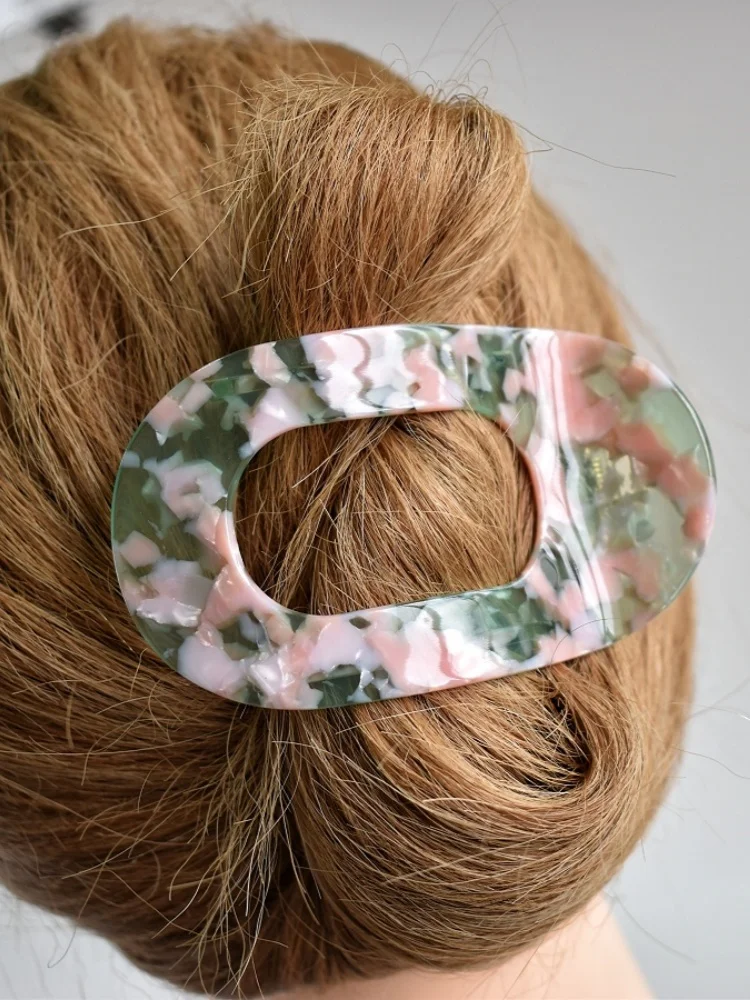 1-teiliges Set für Damen, mehrfarbige Haarspange aus Acetat, hohle, ovale, flache Form, geeignet für dickes und langes Haar, verschiedene Anwendungsmöglichkeiten. – Detail 10