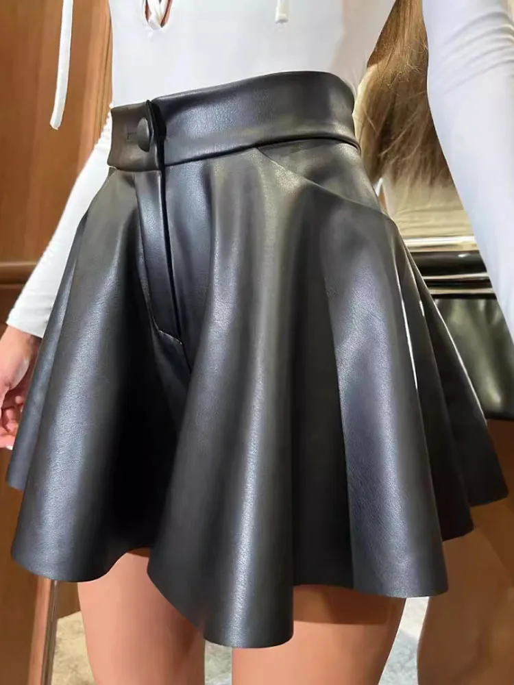 ハイウエストPUレザーショートスカート　スリムファッション　ホットパンツ