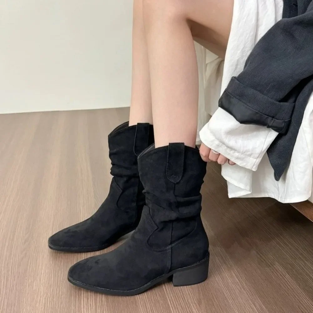 Kobiety Western Boots Retro Slip-on Ladies Short Boots Pleated Cow Suede Leather Chucky Heels Shoes Cowboy Boots Autmn Winter New