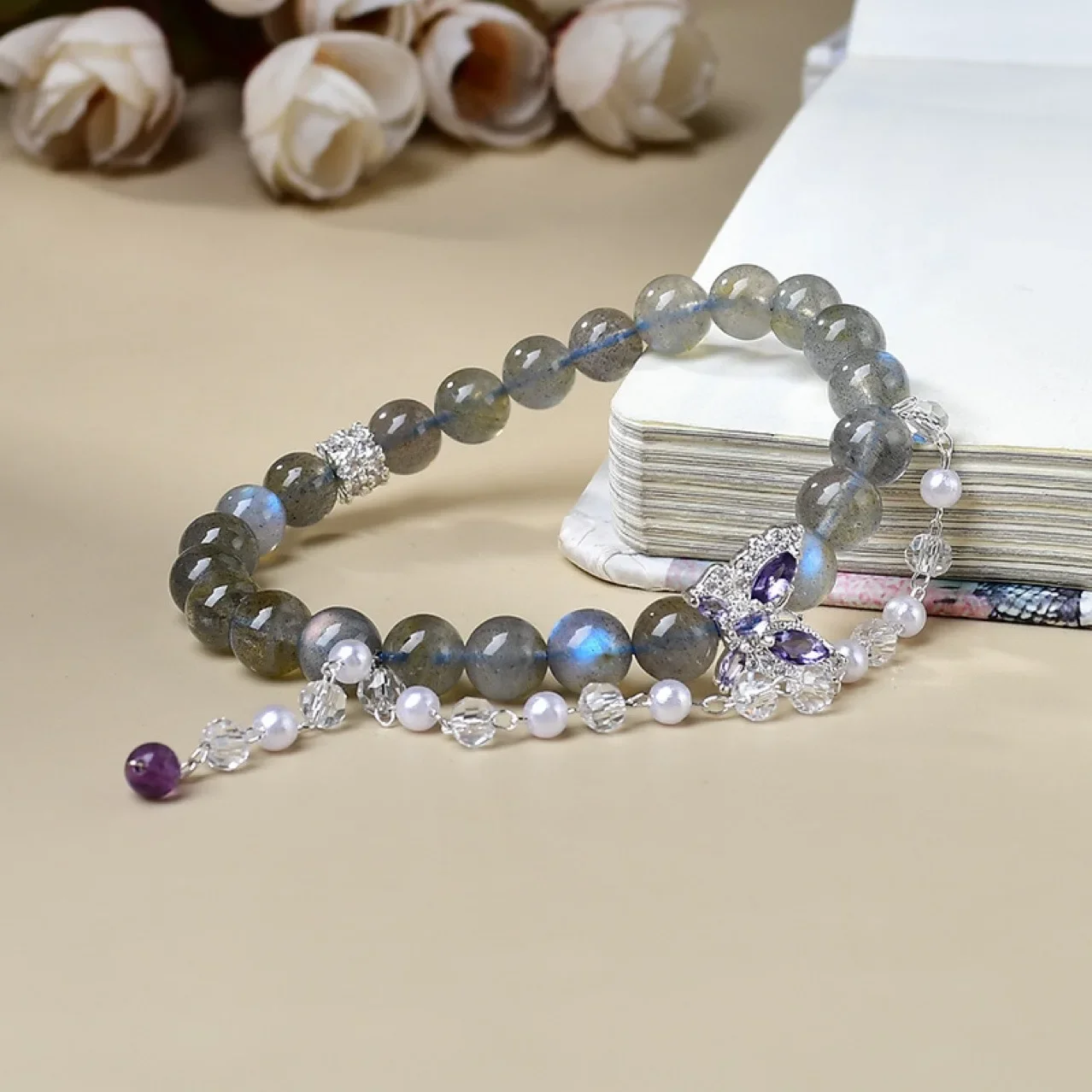 

Gray Moonlight Silver Butterfly Bracelet Ladies Light Luxury Fashion Lucky Bracelet, Gift